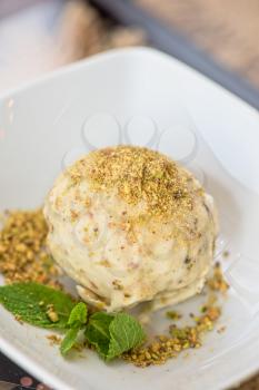 pistachio ice cream in plate 