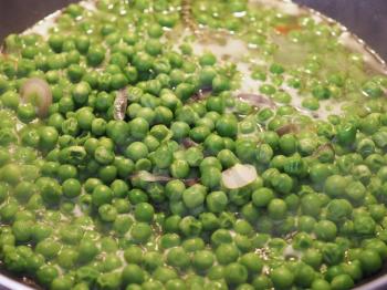 peas (Pisum sativum) legumes vegetables vegetarian food