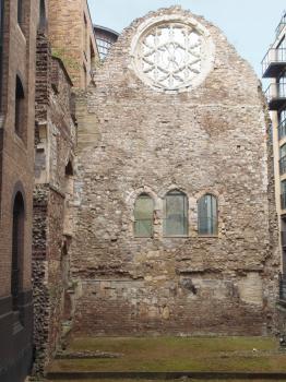 Medieval ruins of the Bishops of Winchester Palace, London, UK