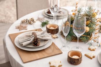 Beautiful table setting for Christmas dinner�