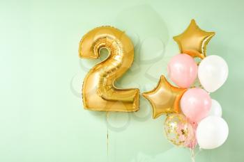 Figure 2 and different balloons on color background�