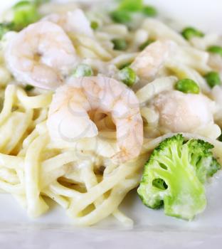 Pasta with Shrimps And Vegetables