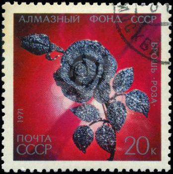 USSR - CIRCA 1971: A Stamp printed in USSR shows Brooch - Rose from Diamond fund of USSR, circa 1971