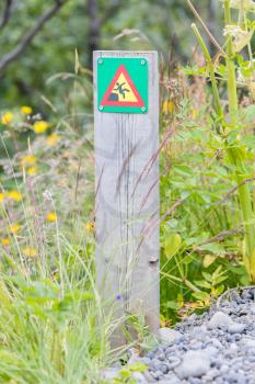 Green square sign - Warning for risk of falling - Iceland