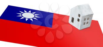 Small house on a flag - Living or migrating to Taiwan