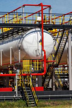 Fuel tank and pipelines on oil refinery plant