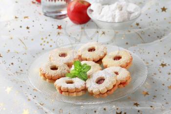 Jam shortbread cookies powdered with icing sugar
