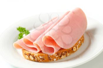 Whole wheat bread with sliced ham