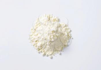 Pile of finely ground flour suitable for cake recipes