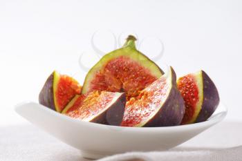 Fresh figs cut into slices