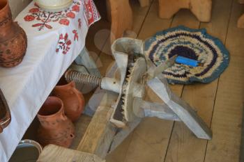 device for grinding corncobs. Hand Tools for processing of corn.