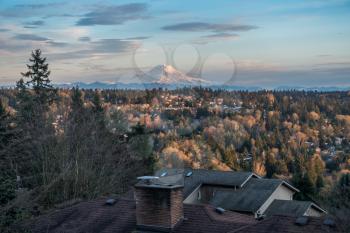 A view of Mount Rainier from Burien, Washington.