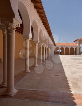  A court yard in the Spanish style, decorated by gallery and columns