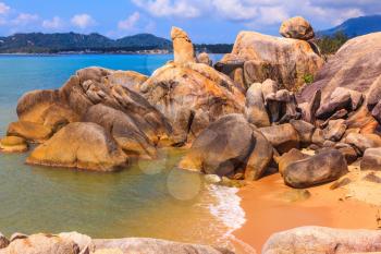 The famous group of stones on the beach of Lamai - Grandpa and Grandma. Koh Samui, Thailand