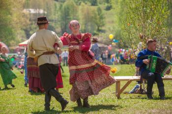 TOPOLNOE, ALTAY, RUSSIA - May 27, 2018: Folk festivities dedicated to the feast of the Holy Trinity. Ancient Russian rite: traditional dances.