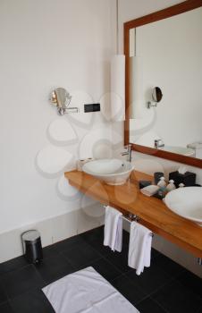 Royalty Free Photo of a Modern Bathroom