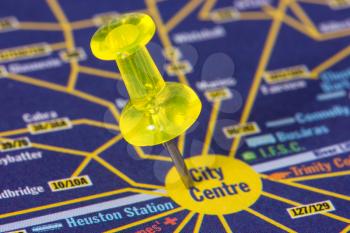 Yellow pushpin on the map showing city center location