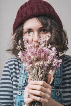 girl holding a bouquet 