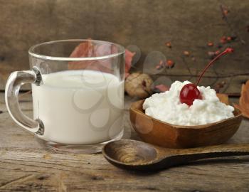 Royalty Free Photo of a Glass of Milk and Cottage Cheese