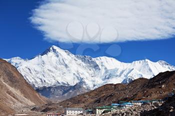 Royalty Free Photo of Cho Oyo Peak in the Himalayas
