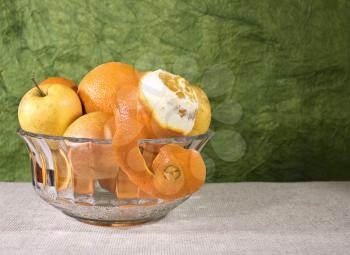 Royalty Free Photo of a Dish of Apples and Oranges