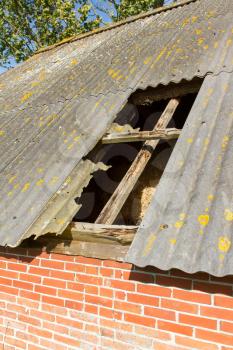 Old stable roof collapsed due to bad maintenance