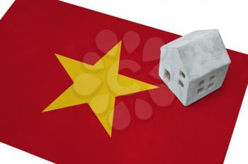 Small house on a flag - Living or migrating to Vietnam