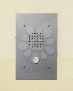 Intercom, electronic device for intercommunication - security system
