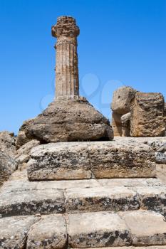 Dorian column of Temple of Heracles in Valley of the Temples in Agrigento, Sicily