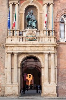 arch and bronze statue of the Bolognese Pope Gregory XIII in Palazzo d'Accursio (or Palazzo Comunale) is a palace in Bologna, Italy.