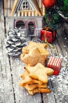Set homemade Christmas shortbread and Christmas decorations