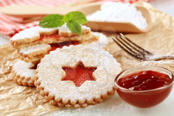 Jam biscuits sprinkled with powdered sugar