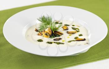 Appetizer - Clams in white creamy sauce 