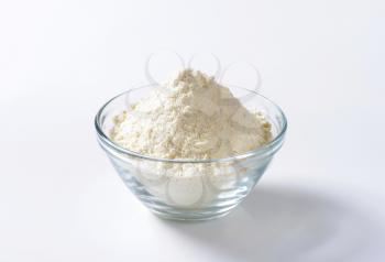 Bowl of finely ground flour suitable for cake recipes