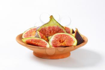 Fresh figs cut into slices