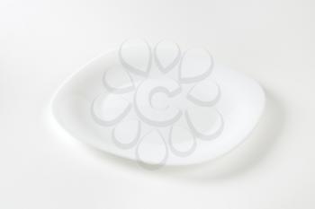 Square porcelain plate with rounded corners