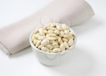 bowl of raw white beans