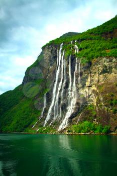 Geiranger Fjord (Norge) and waterfall Seven sisters 