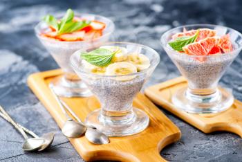 desert with chia pudding and fresh fruit
