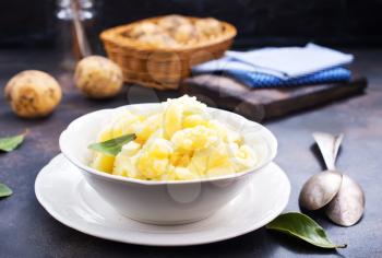 mashed potato in white bowl, mashed potato with butter and milk