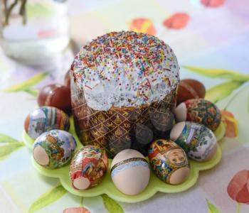 Easter cake and colored eggs. Orthodox Easter.