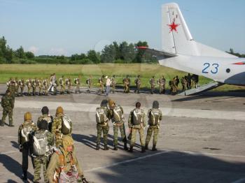 Parachute jumps. Preparation of the Russian special troops for landing.