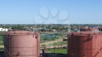 Storage tanks for petroleum products. Equipment refinery.