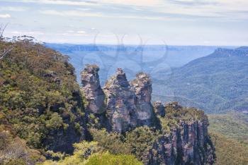 The Three Sisters rock formation in the Blue mountains