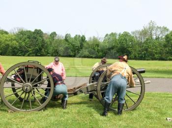 american civil war reenactment scene soldiers and canon