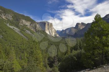  The well-known reserve Yosemite -park in the USA
