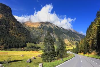 The famous Alpine road Grossglocknershtrasse. The autumn in the Austrian Alps. The beautiful sunny day in the national park of the Grossglockner. 