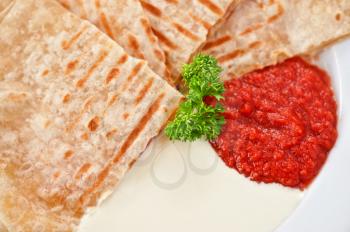 mexican cakes with omelette and tomato