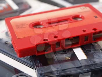 Magnetic tape cassette for audio music recording