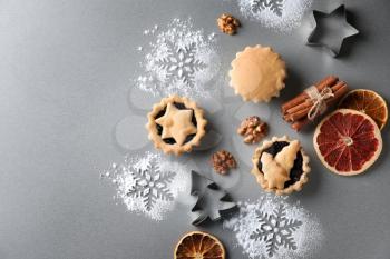 Composition with tasty mince pies on table�